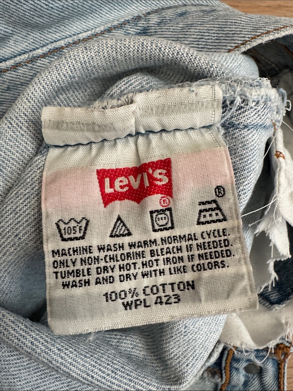 Vintage 501’s Levi's Light Wash Straight Jeans - Picture 3 of 11